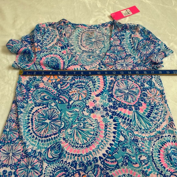 Lilly Pulitzer Etta V-Neck Tee - Picture 6 of 8